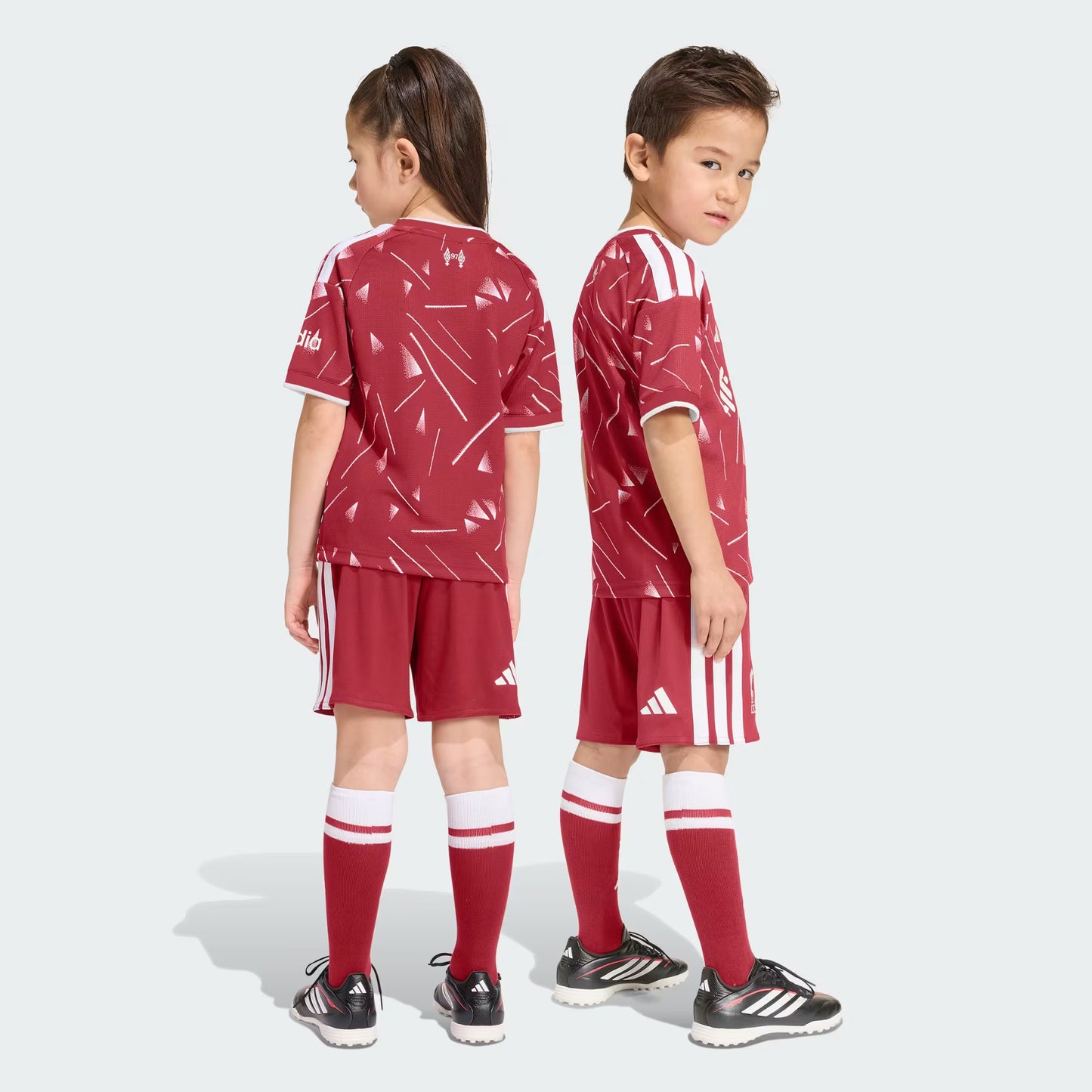 Liverpool Heima barnasett 2026/27