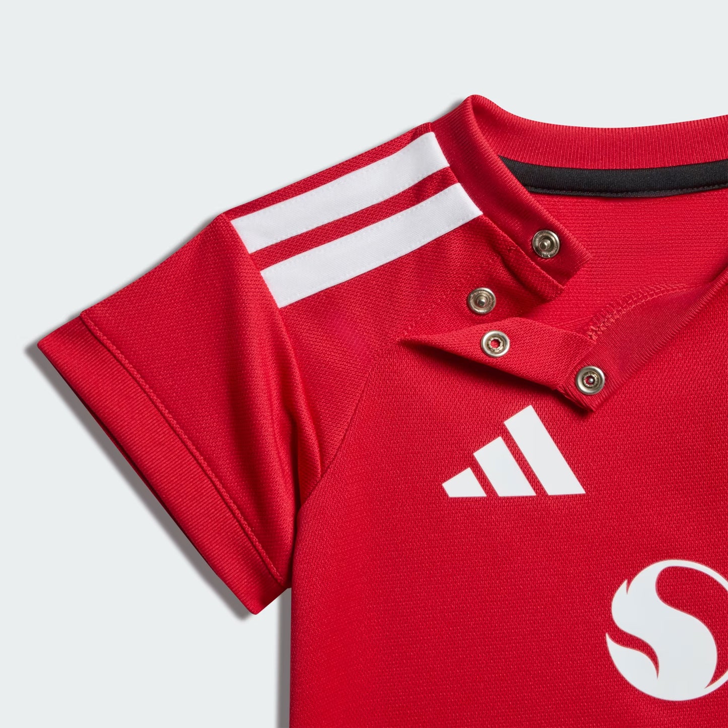 Man Utd. Heima Ungbarnasett 2026-27