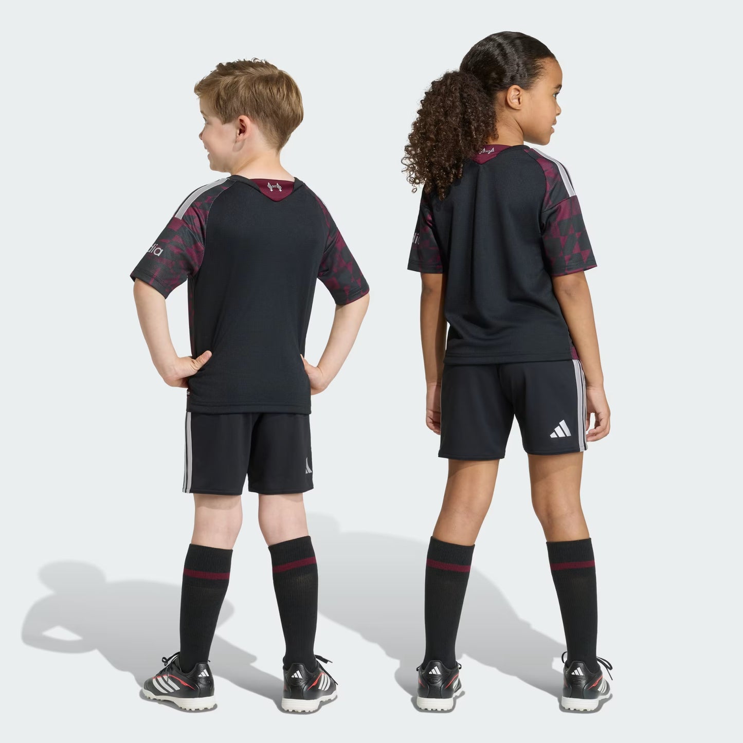 Liverpool Þriðja barnasett 2026/27