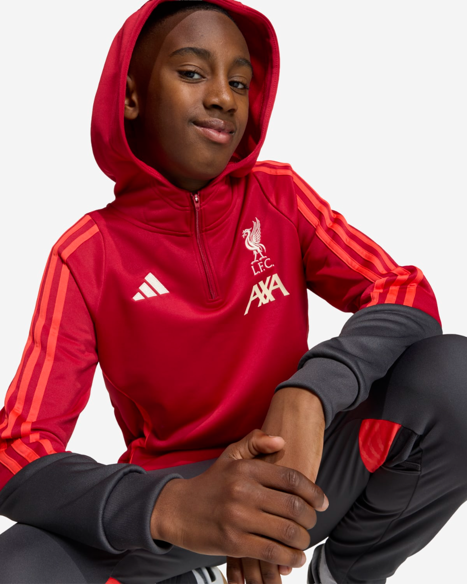 Liverpool. Tiro 25 Hettupeysa Rauð - Barna